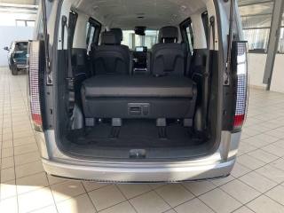 HYUNDAI Staria usata, con Leve al volante