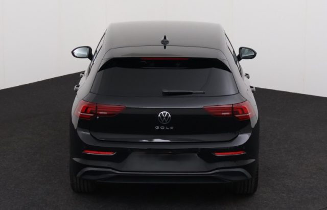 VOLKSWAGEN Golf usata, con Touch screen