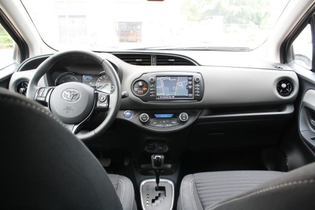 TOYOTA Yaris usata, con Airbag testa