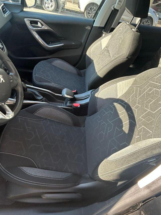 PEUGEOT 2008 usata, con Vetri oscurati