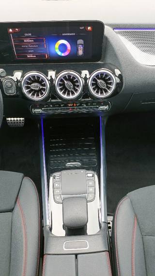 MERCEDES-BENZ GLA 200 usata, con Sedili sportivi