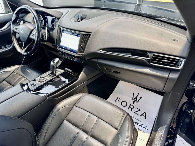 MASERATI Levante usata, con Fendinebbia