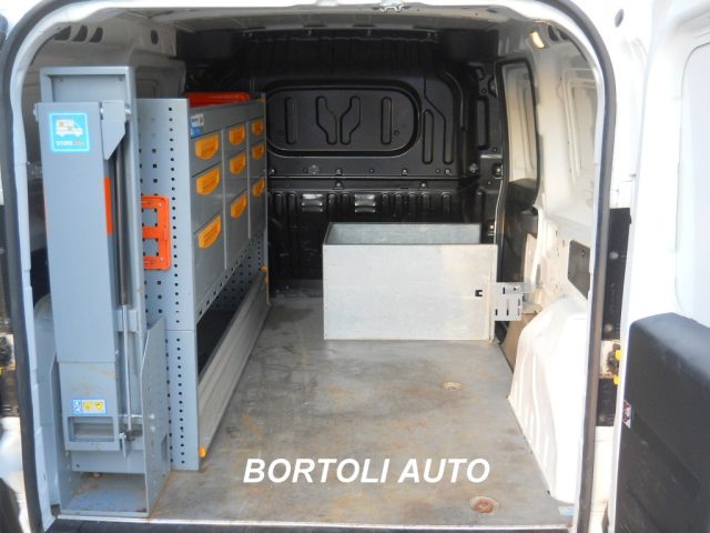 FIAT Doblo usata, con USB