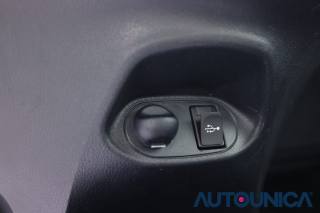 TOYOTA Yaris usata, con Isofix