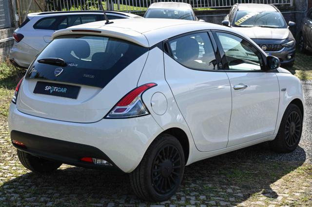 LANCIA Ypsilon usata, con Autoradio