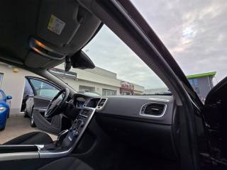 VOLVO V60 usata, con Frenata d