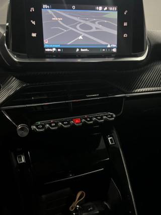 PEUGEOT 2008 usata, con Autoradio