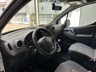 PEUGEOT Partner usata, con USB