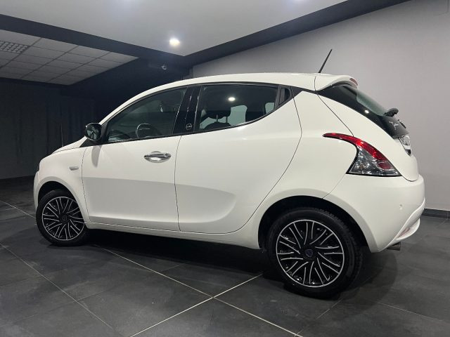 LANCIA Ypsilon usata, con Autoradio