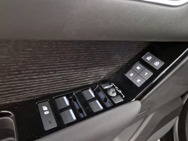 LAND ROVER Range Rover Velar usata, con USB