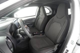 TOYOTA Aygo X usata 8