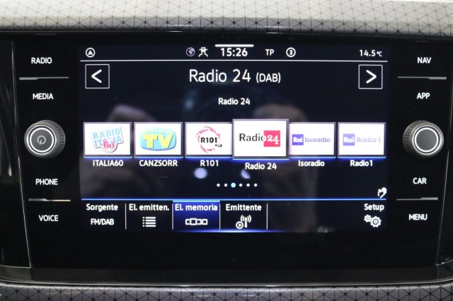VOLKSWAGEN T-Cross usata 24