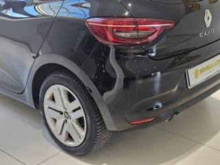 RENAULT Clio usata, con Autoradio