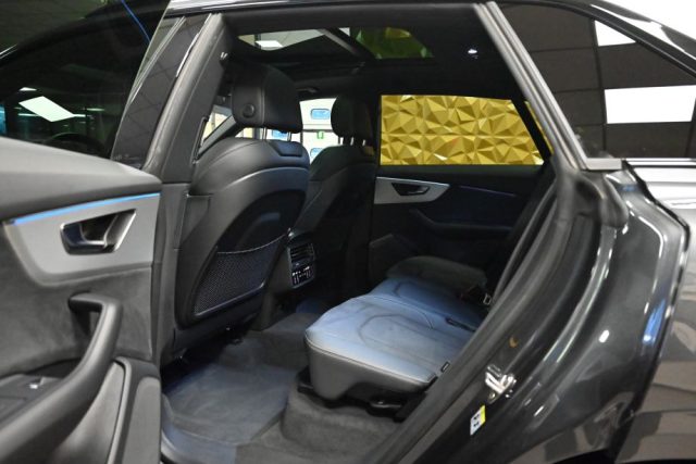 AUDI Q8 usata 11
