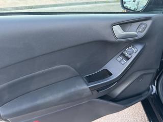 FORD Fiesta usata, con Bluetooth