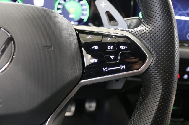 VOLKSWAGEN Golf usata, con Sensori di parcheggio posteriori