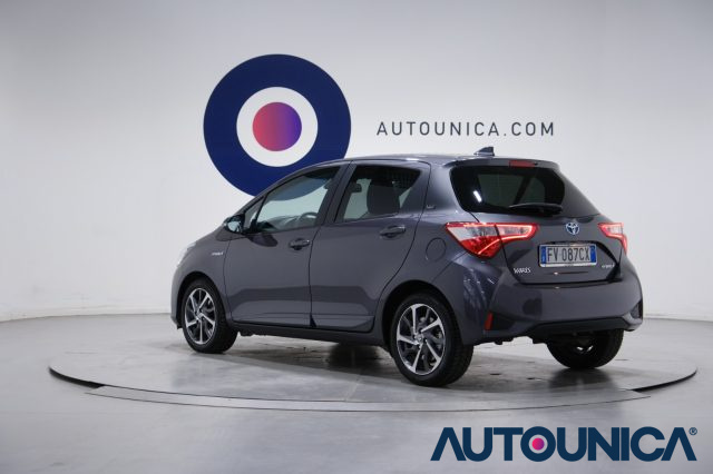 TOYOTA Yaris usata, con USB