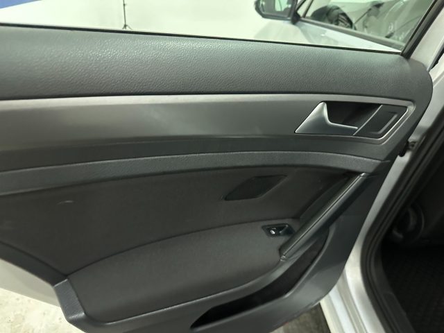 VOLKSWAGEN Golf usata, con Specchietti laterali elettrici