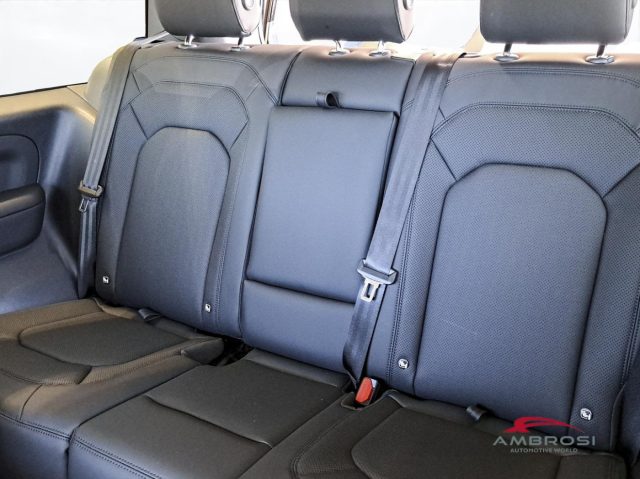 LAND ROVER Defender usata 6