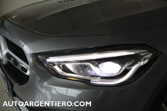 MERCEDES-BENZ GLA 200 usata, con Autoradio digitale