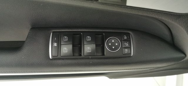 MERCEDES-BENZ E 220 usata 64
