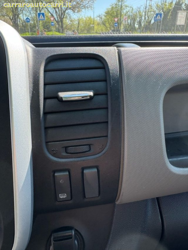 NISSAN NV300 usata, con Volante multifunzione