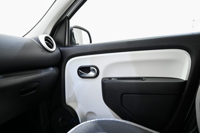 RENAULT Twingo usata 17