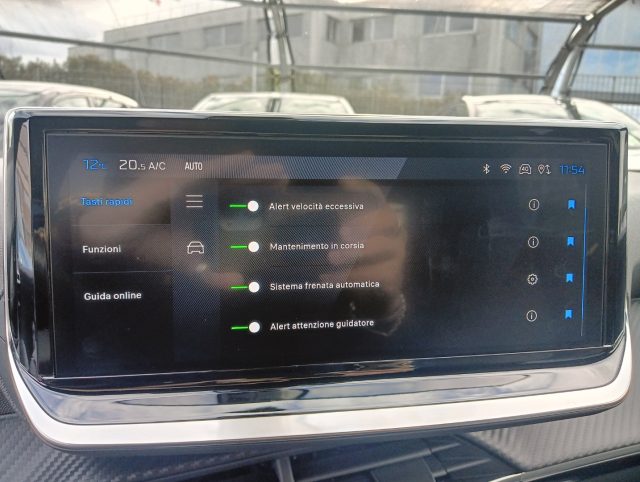 PEUGEOT 2008 usata, con Cruise Control