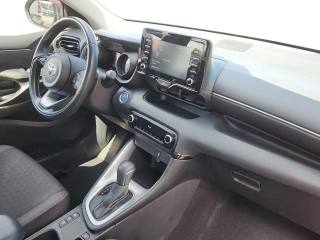 TOYOTA Yaris usata, con Autoradio digitale