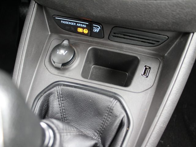 FORD Transit Courier usata, con Sensori di parcheggio posteriori