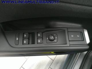 VOLKSWAGEN T-Roc usata, con Controllo automatico clima