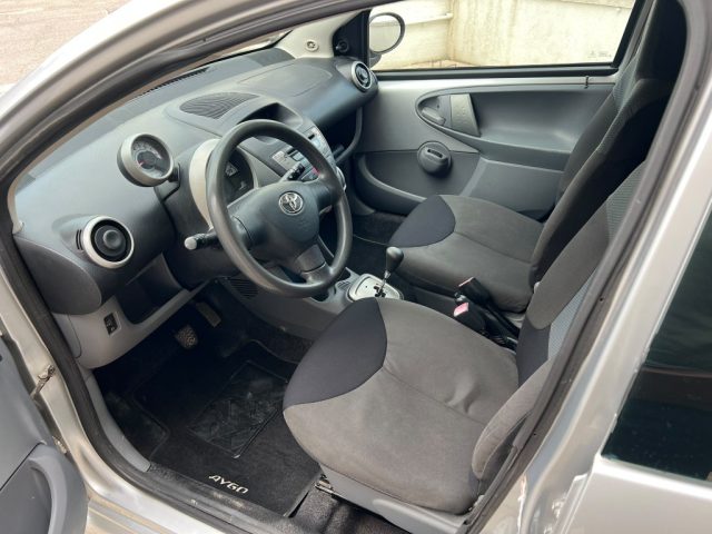 TOYOTA Aygo usata, con Sedile posteriore sdoppiato