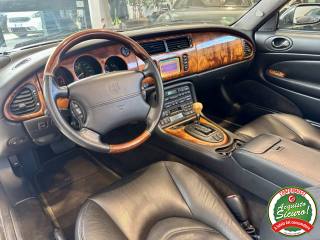JAGUAR XKR usata, con Cronologia tagliandi