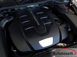 PORSCHE Cayenne usata, con MP3