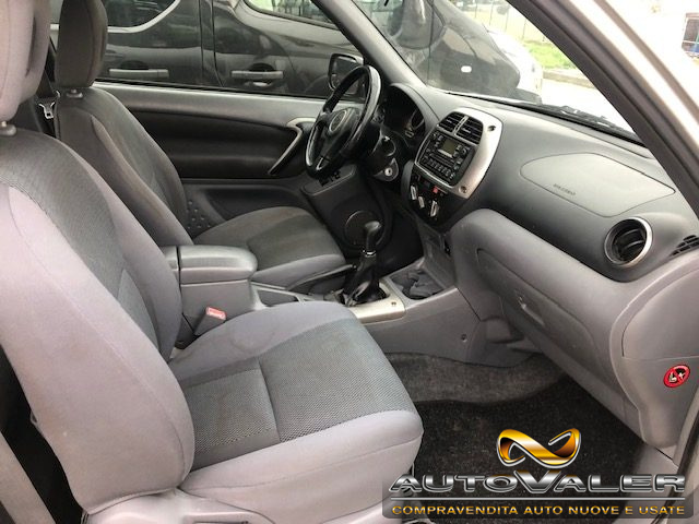 TOYOTA RAV 4 MY23 usata, con Chiusura centralizzata