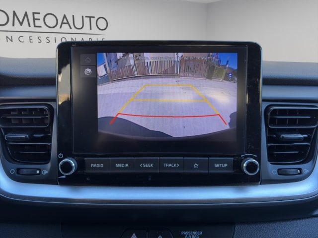 KIA Stonic usata, con Autoradio digitale