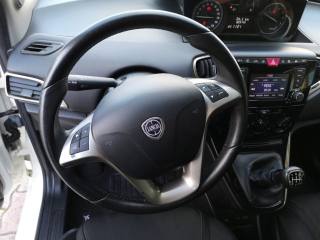 LANCIA Ypsilon usata, con Autoradio digitale