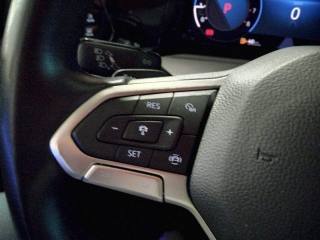 VOLKSWAGEN Golf usata, con Airbag testa