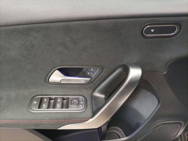 MERCEDES-BENZ A 180 usata, con Volante in pelle