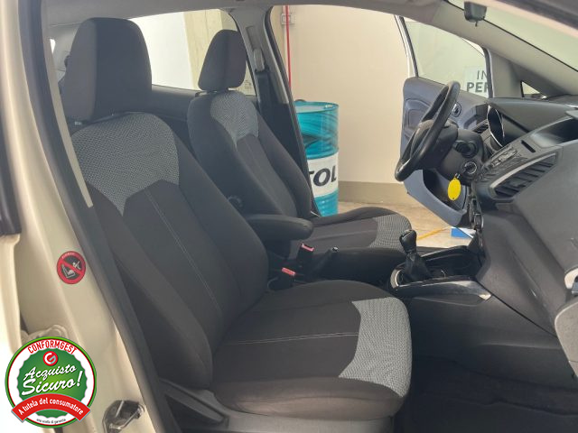 FORD EcoSport usata, con Autoradio