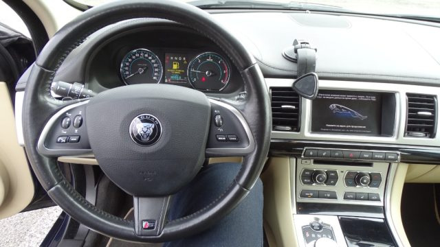 JAGUAR XF usata, con Controllo automatico clima