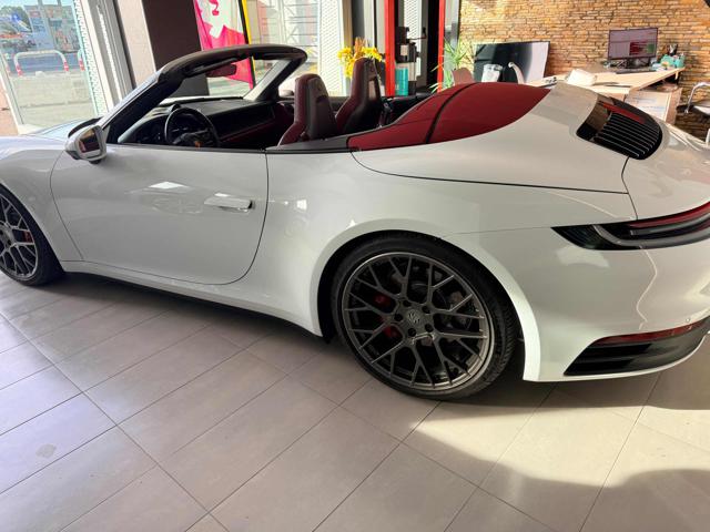 PORSCHE 992 usata, con Sedile posteriore sdoppiato