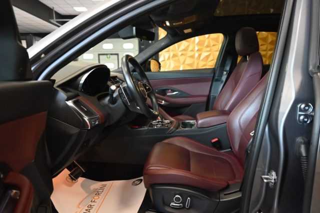 JAGUAR E-Pace usata 21