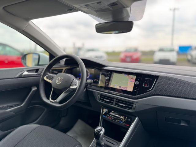 VOLKSWAGEN Taigo usata, con Autoradio