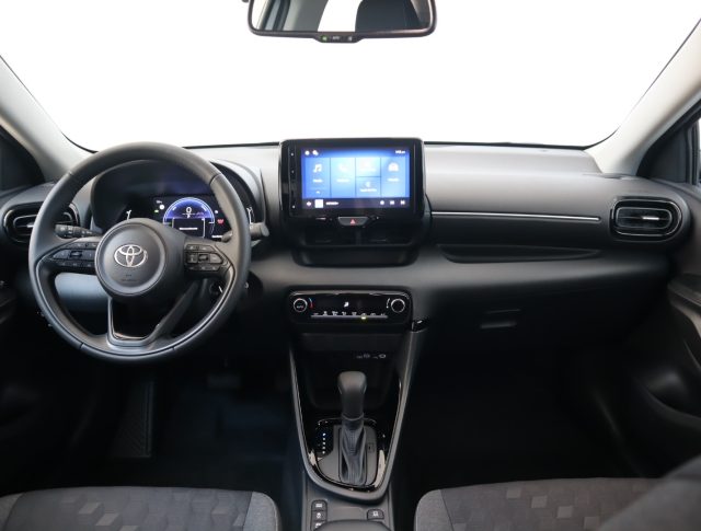 TOYOTA Yaris usata, con Volante in pelle