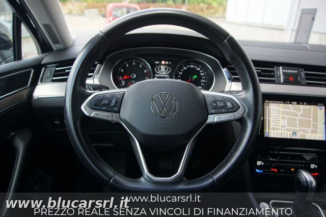 VOLKSWAGEN Passat usata 20