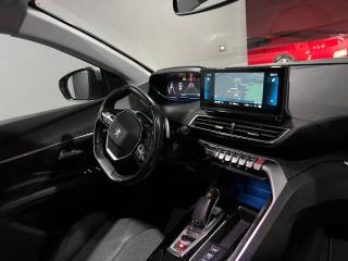 PEUGEOT 5008 usata, con Boardcomputer