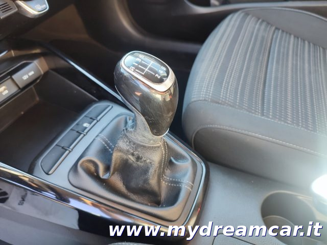 KIA Stonic usata, con Autoradio digitale