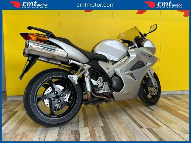 HONDA VFR 800 usata 3