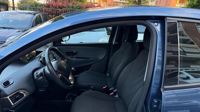 LANCIA Ypsilon usata, con Fendinebbia